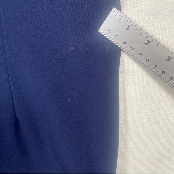 Figs Blue Technical Collection 2 Pocket V Neck Top Size Medium - Picture 11 of 11